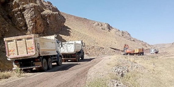 Van Büyükşehir Belediyesi Gürpınar’da 13 Km Asfalt Yaptı