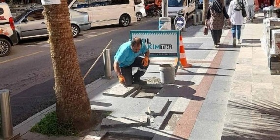Vatandaş talep ediyor, Yol Bakım Timi yapıyor