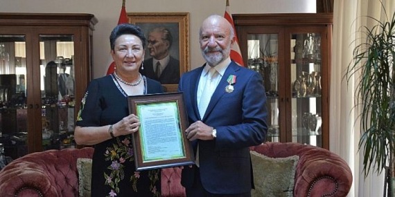 Yakın Doğu Üniversitesi Kurucu Rektörü Dr. Suat Günsel, Tataristan Cumhuriyeti Devlet Nişanı ile taltif edildi