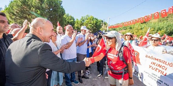 Zafer yolu kafilesi 100 yıl önceki gibi Kemalpaşa’da
