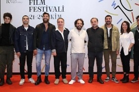 10-bogazici-film-festivali-karanlik-gece-filminin-ekibini-agrladi.jpg