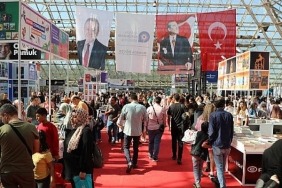 12-antalya-kitap-fuari-dolu-dolu-geciyor.jpg