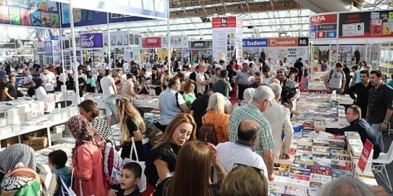 Antalya Kitap Fuarı’nın 5’nci gününde de ziyaretçi rekoru