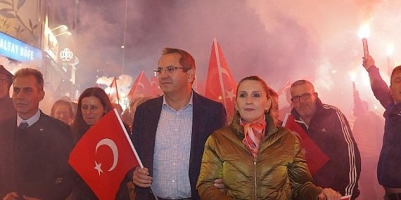 Ayvalık’ta Fener Alayı Coşkusu