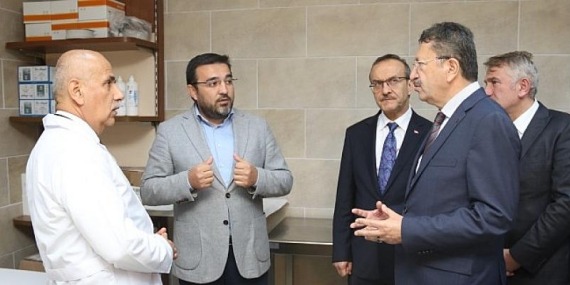 Bakan Kirişçi, Kocaeli’de Sokak Hayvanları Kasabasını ziyaret etti