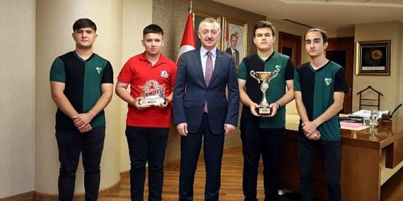 Başkan Büyükakın: Gençlerimizi desteklemeye devam edeceğiz