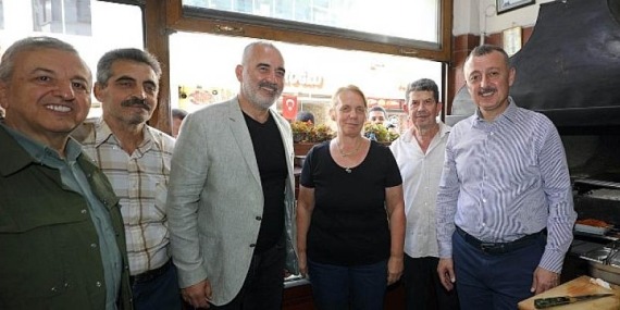 Başkan Büyükakın: Sıkılmadık el, çalınmadık kapı, girilmedik gönül bırakmayacağız