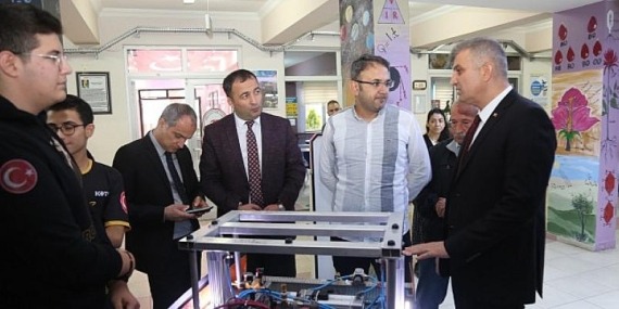 Başkan Sezer: Öğrencilerimiz İle Gurur Duyuyoruz