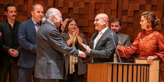 Başkan Soyer: Tiyatronun özgürce yapıldığı bir memleket kurulacak