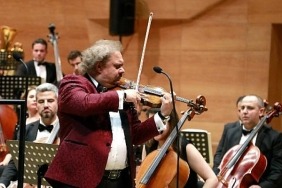 baskent-kultur-yolu-festivalinde-ankaralilar-muzikle-dolu-bir-gece-yasadi.jpg