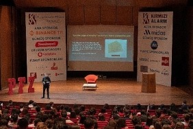 binance-turkiye-itude-2-bin-ogrenci-ile-bir-araya-geldi.jpg