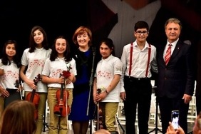 bornovali-minik-muzisyenler-cumhuriyet-icin-calacak.jpg
