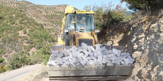 Burhaniye Kırsal Mahallelerde Bakım Çalışmaları Devam Ediyor