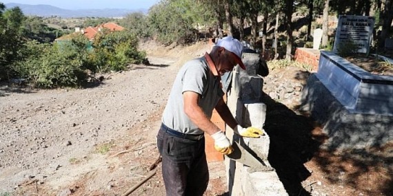 Burhaniye Yaylacık Mezarlık Duvarı Onarıldı