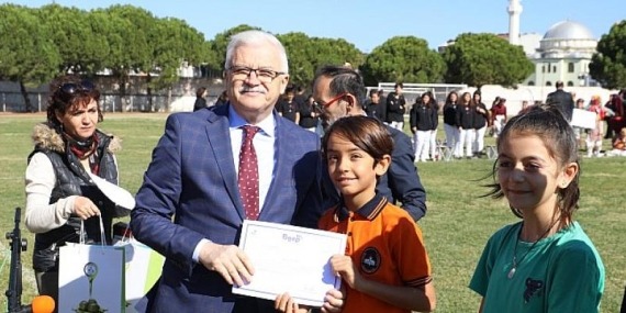 Burhaniye’de Cumhuriyet Bayramı Coşkuyla Kutlandı