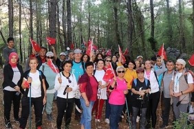 buyuksehir-tunektepe-cumhuriyet-yolunda-doga-yuruyusu-duzenlendi-tarih-ve-doga-icinde-yuruyus.jpg