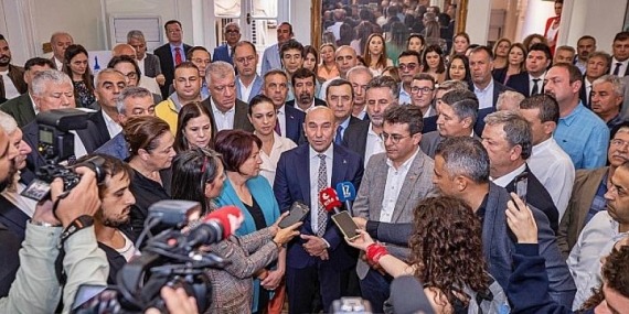 CHP’li Büyükşehir Meclis Grubu’ndan Başkan Soyer’e destek