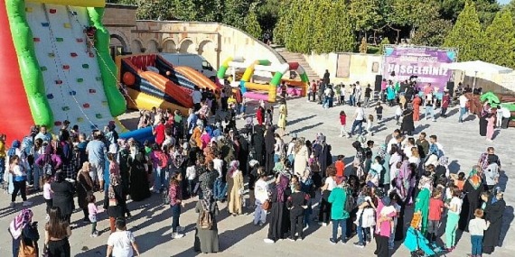 Çocuk şenliği renkli görüntülere sahne oldu