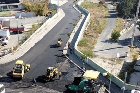 corlu-belediyesi-fen-isleri-mudurlugune-bagli-ekipler-corlunun-farkli-noktalarinda-asfalt-serim-calismalarini-surduruyor.jpg