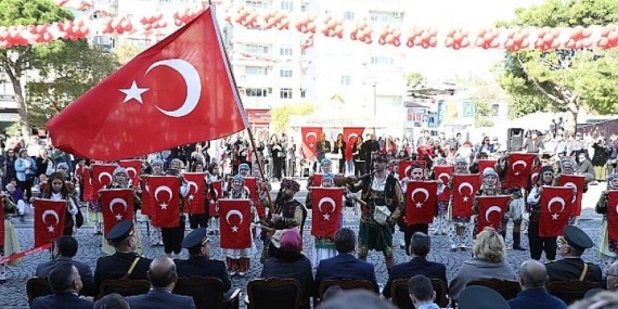 Cumhuriyet Bayramı Bergama’da coşku ile kutlandı