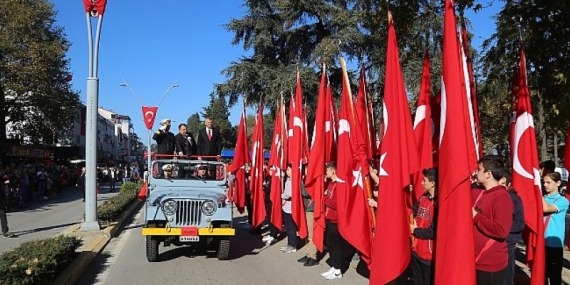 Cumhuriyet Coşkusu Gölcük’ü Sardı