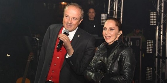 Cumhuriyet’in 99. Yılı Avcılar’da Sertab Erener Konseri ile Coşkuyla Kutlandı