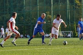 futbolun-sohretleri-uskudarda-bulustu.jpg