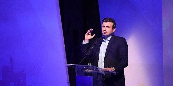 Genç Girişimciler Ödüllerini Selçuk Bayraktar’ın Elinden Aldı