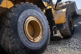 goodyear-bauma-fuarinda-en-iddiali-kamyon-ve-greyder-lastigi-gp-3eyi-gorucuye-cikardi.jpg