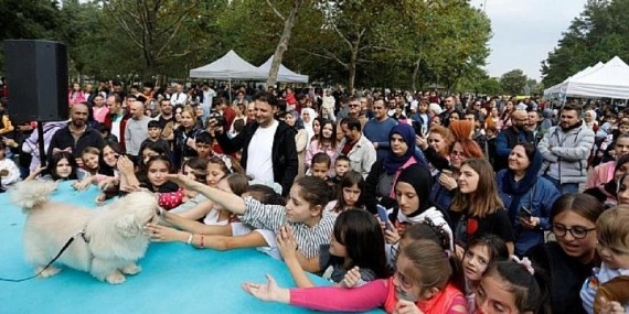 İnegöl’ün Kedi Ve Köpekleri Podyumu Süsledi