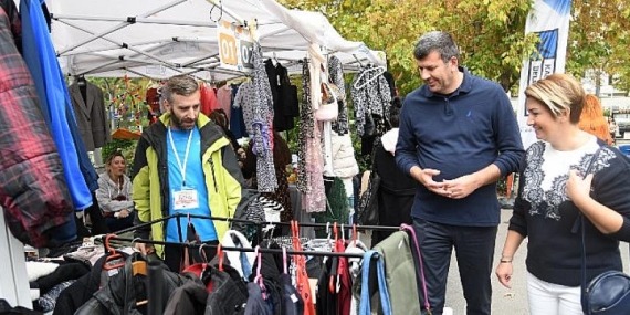 Kadıköy Belediye Bahçesinde Yeniden Kullanım Pazarı