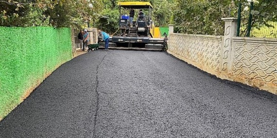 Kartepe Uzuntarla’da Altyapı Sonrası Asfalt Serimi