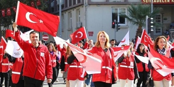 Kızılay Gönüllüleri Cumhuriyet Bayramı’nı Coşkuyla Kutluyor