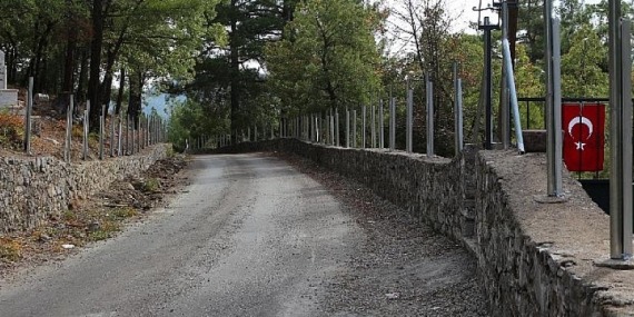 Mezarlıklarda bakım- onarım çalışmaları sürüyor