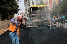 nevsehir-belediye-ekiplerinin-esentepe-mahallesinde-sicak-asfalt-mesaisi.jpg