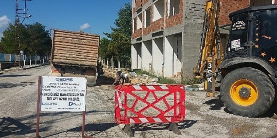 Pazaryeri ilçesinde elektrik telleri yer altına alınıyor