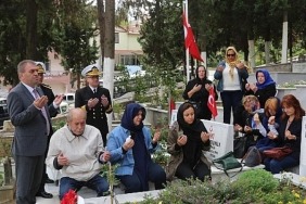 sehit-deniz-akdeniz-kabri-basinda-dualarla-anildi.jpg