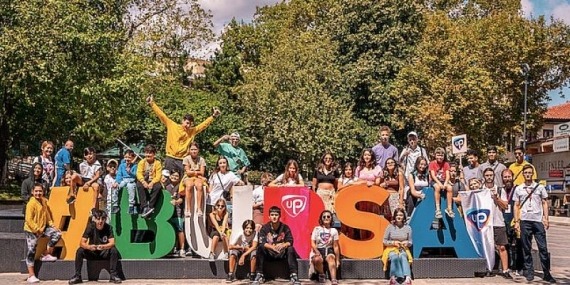 UP: Rus ve Ukraynalı çocuklar kurdukları dostluk köprüsüyle kampımızın tanıtım yüzü oldu