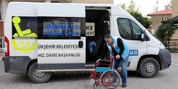 Van Büyükşehir Belediyesi Tekerlekli Sandalye Yardımlarını Sürdürüyor
