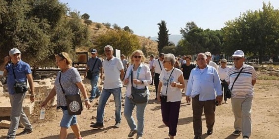 Yaşlılar Günü’nü 100 Yaş Evi Üyeleri Kültür Turu ile Geçirdi