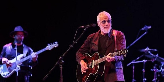 Yusuf İslam, Türkiye’deki ilk konserini Beyoğlu Kültür Yolu Festivali’nde verdi