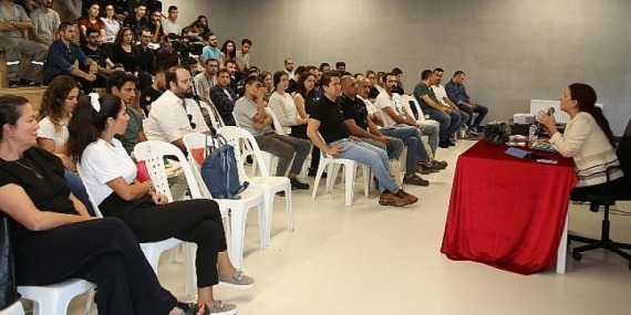 Zeynep Zengin, çalışanlara Sait Faik’i anlattı