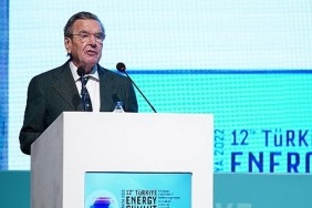 12-turkiye-enerji-zirvesine-katilan-almanya-eski-basbakani-gerhard-schroder-enerji-fiyatlarina-fren-sart-dedi.jpg