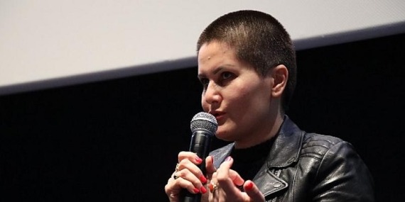 Afgan yönetmen Sahraa Karimi: Çekmek aynı zamanda protesto etmektir