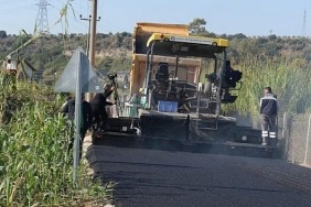 aksuda-altyapisi-tamamlanan-yollar-sicak-asfaltla-kaplaniyor.jpg