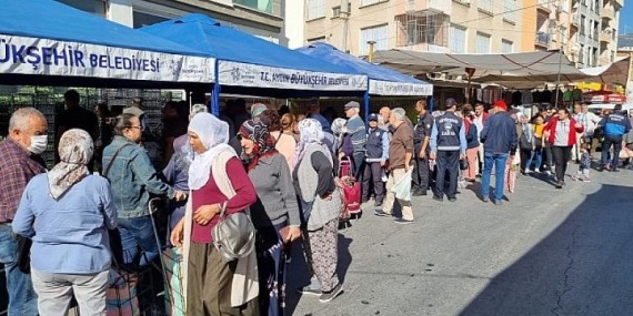 Aydın Büyükşehir Belediyesi Ata Tohumlarından Kışlık Sebze Fidesi Dağıtımına Başladı