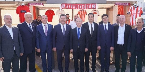 Ayvalık’ta Zeytin Hasat Festivali Başladı