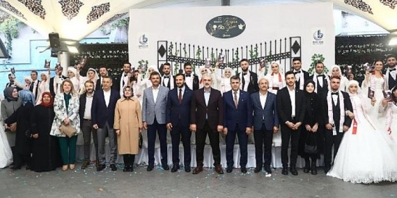 Bağcılar’da 15 çift, toplu düğünle mutluluğa adım attı