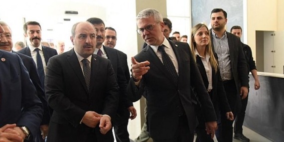 Bakan Varank’tan İzQ’ya ziyaret