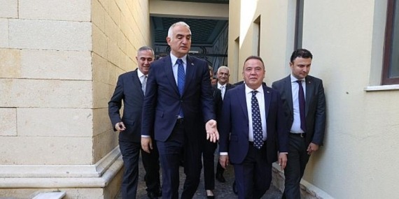 Başkan Böcek, yılsonuna 13.5 milyon turist rakamına ulaşırız